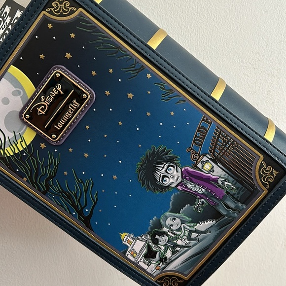 Loungefly Disney Glow In The Dark Hocus Pocus Book Crossbody Bag - Picture 11 of 11
